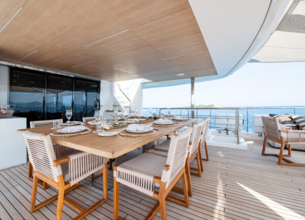 cantiere delle marche sassa la mare outdoor essbereich