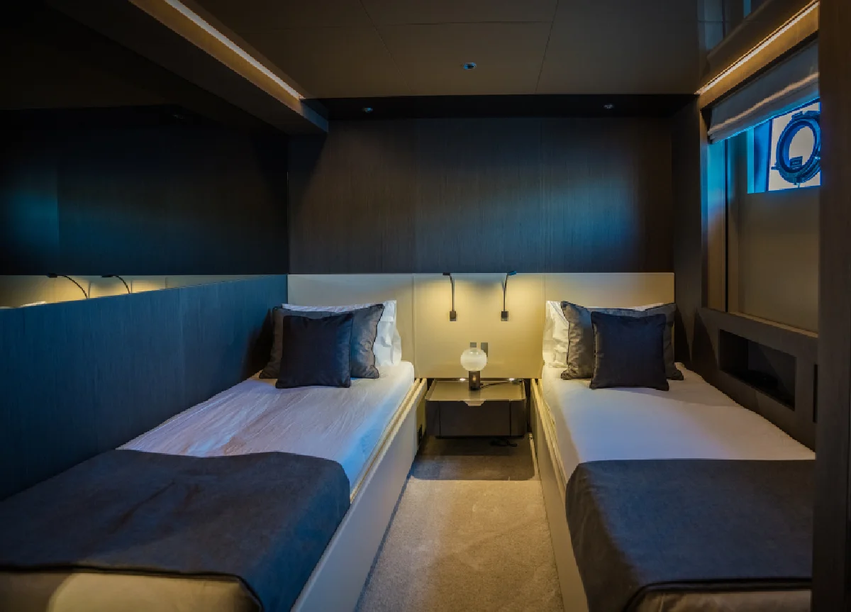 luxusyacht custom line alvium double cabin