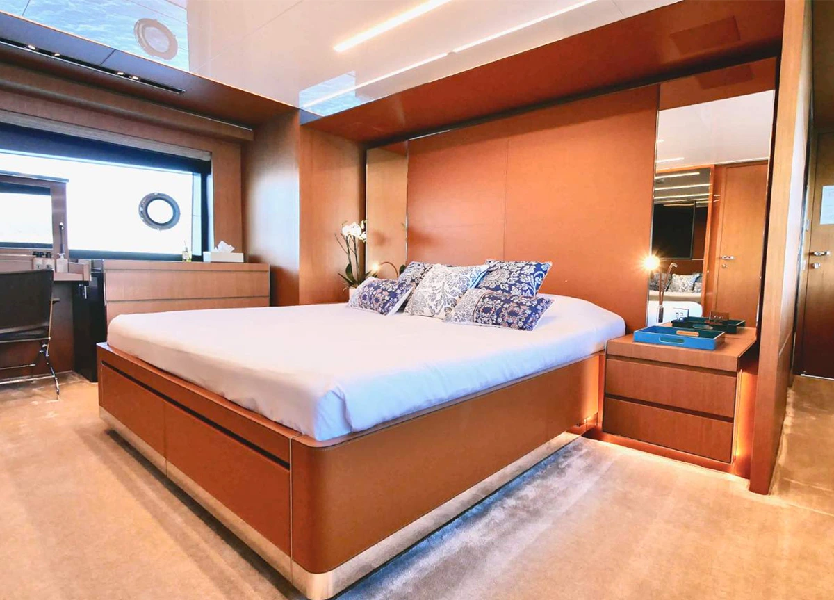 riva corsaro 100 basilic master suite