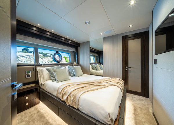 sunseeker 92 blue infinity one double suite
