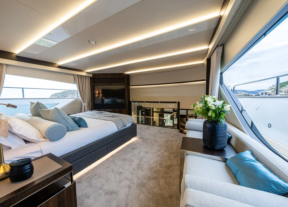 sunseeker 92 blue infinity one master suite