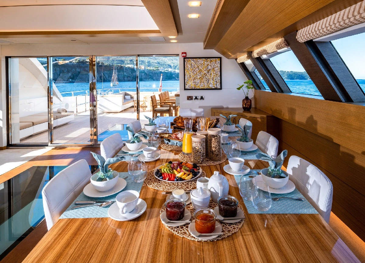 tamsen yachts quantum h lunch