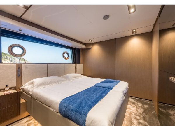 Bedroom La Morocha Motoryacht