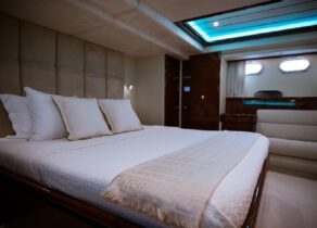 Hasard motoryacht Schlafzimmer