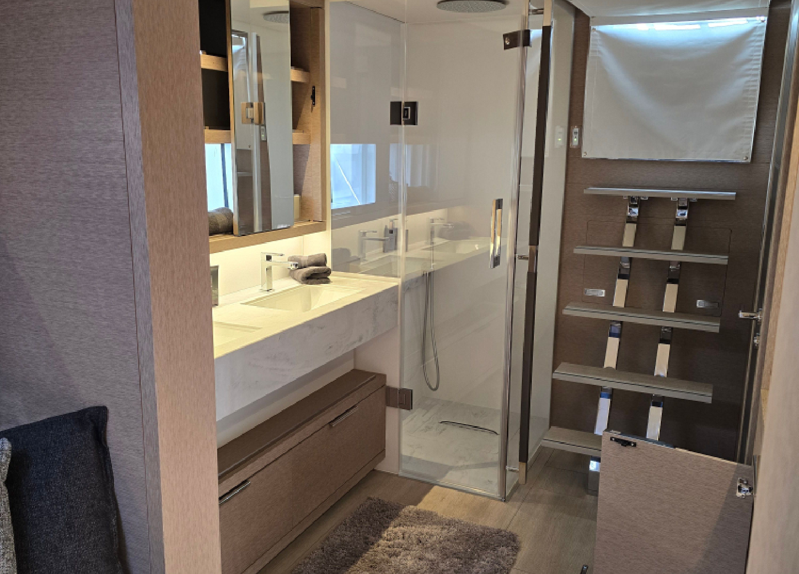 Bathroom Lagoon Sixty 5