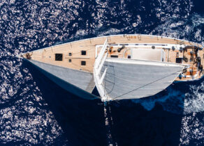 Caveo Sailingyacht from the top