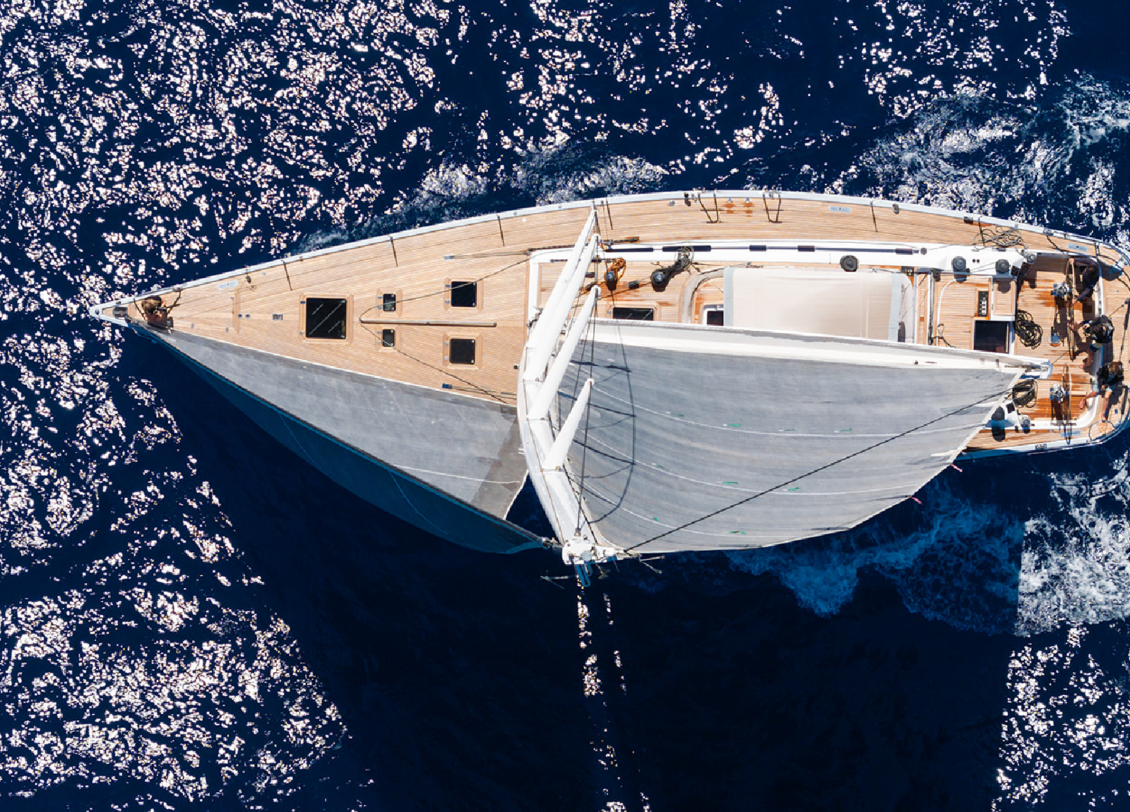 Caveo Sailingyacht from the top