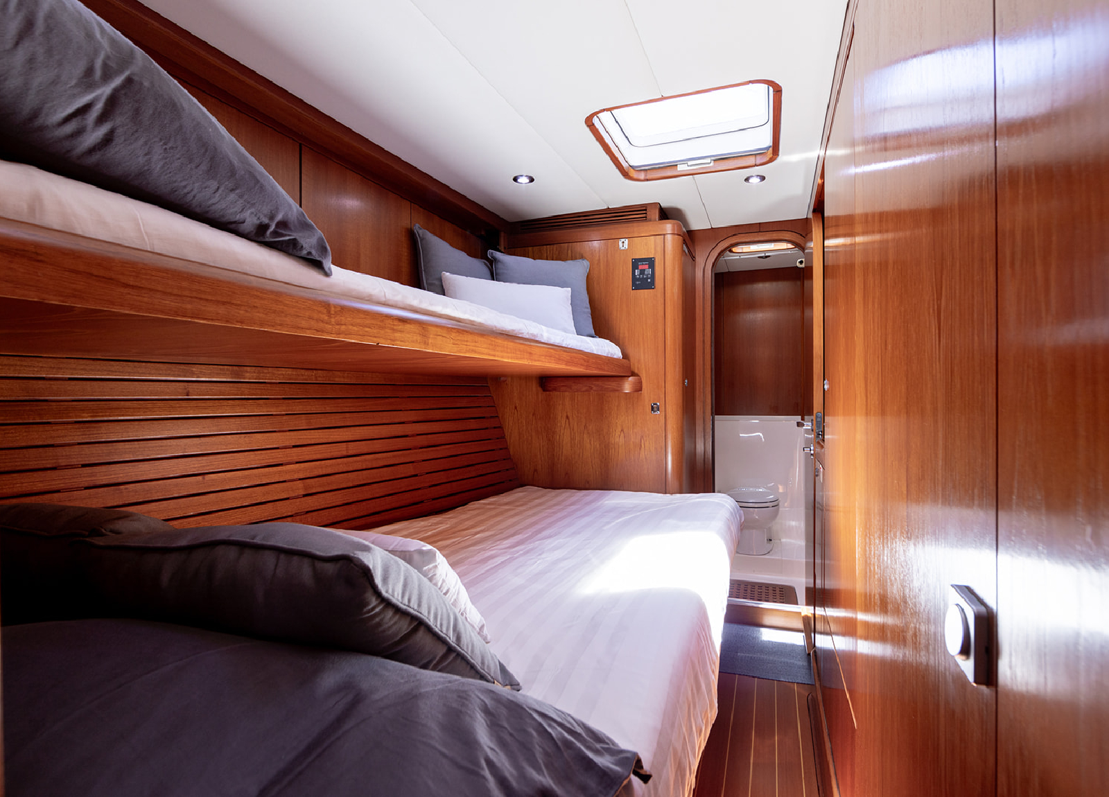 Bedroom Caveo Sailingyacht