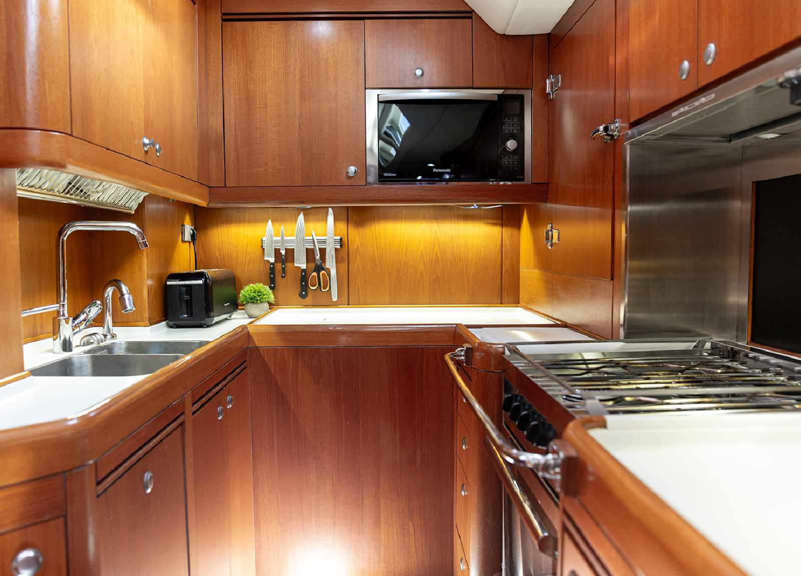 Kitchen Caveo Sailingyacht