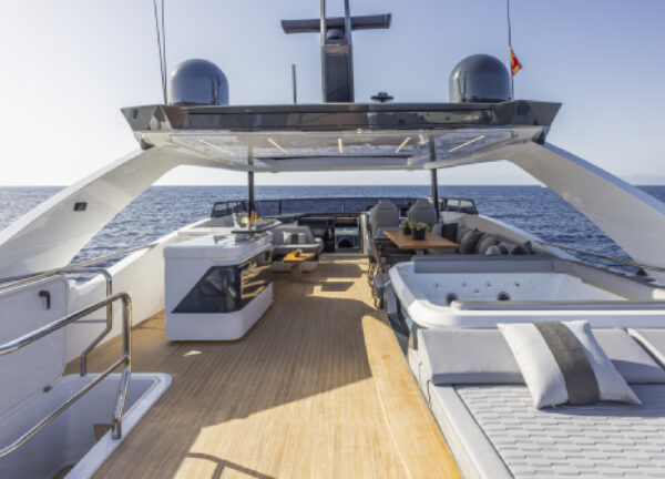 Pearl 82 Deck