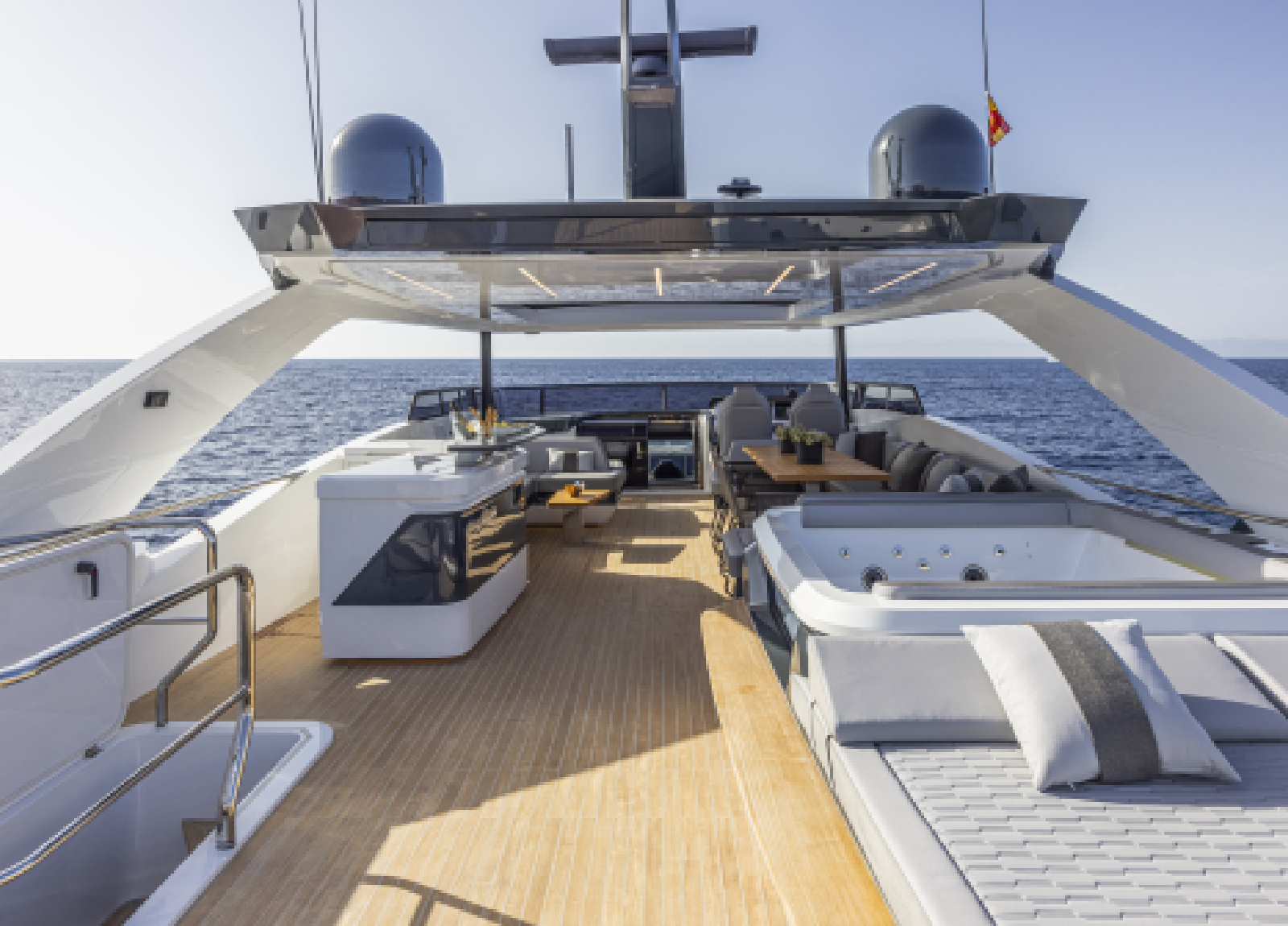 Pearl 82 Deck