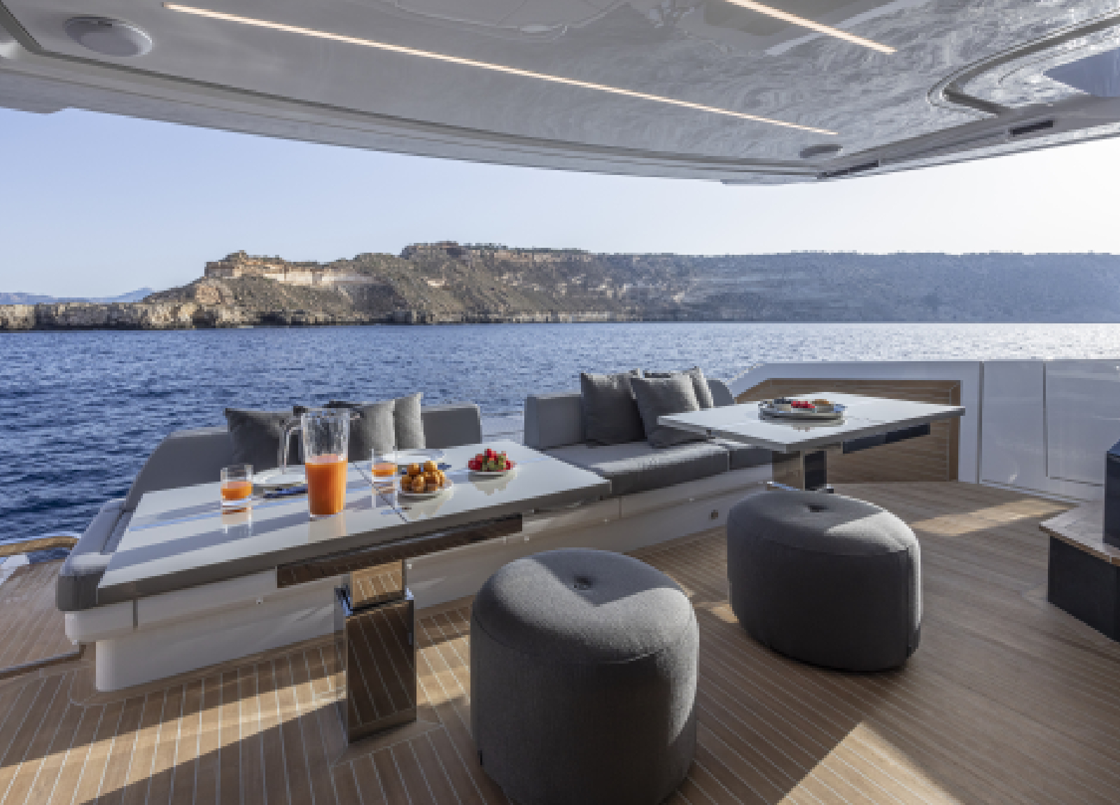 Pearl 82 Deck