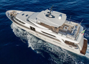 Unicka Motoryacht from the side