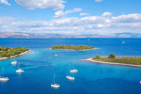 luxus-charter-revier-kroatien-trogir-blaue-lagune
