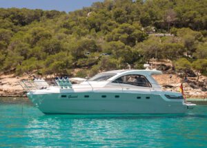 Motoryacht charter bavaria 43 ht sport Mallorca