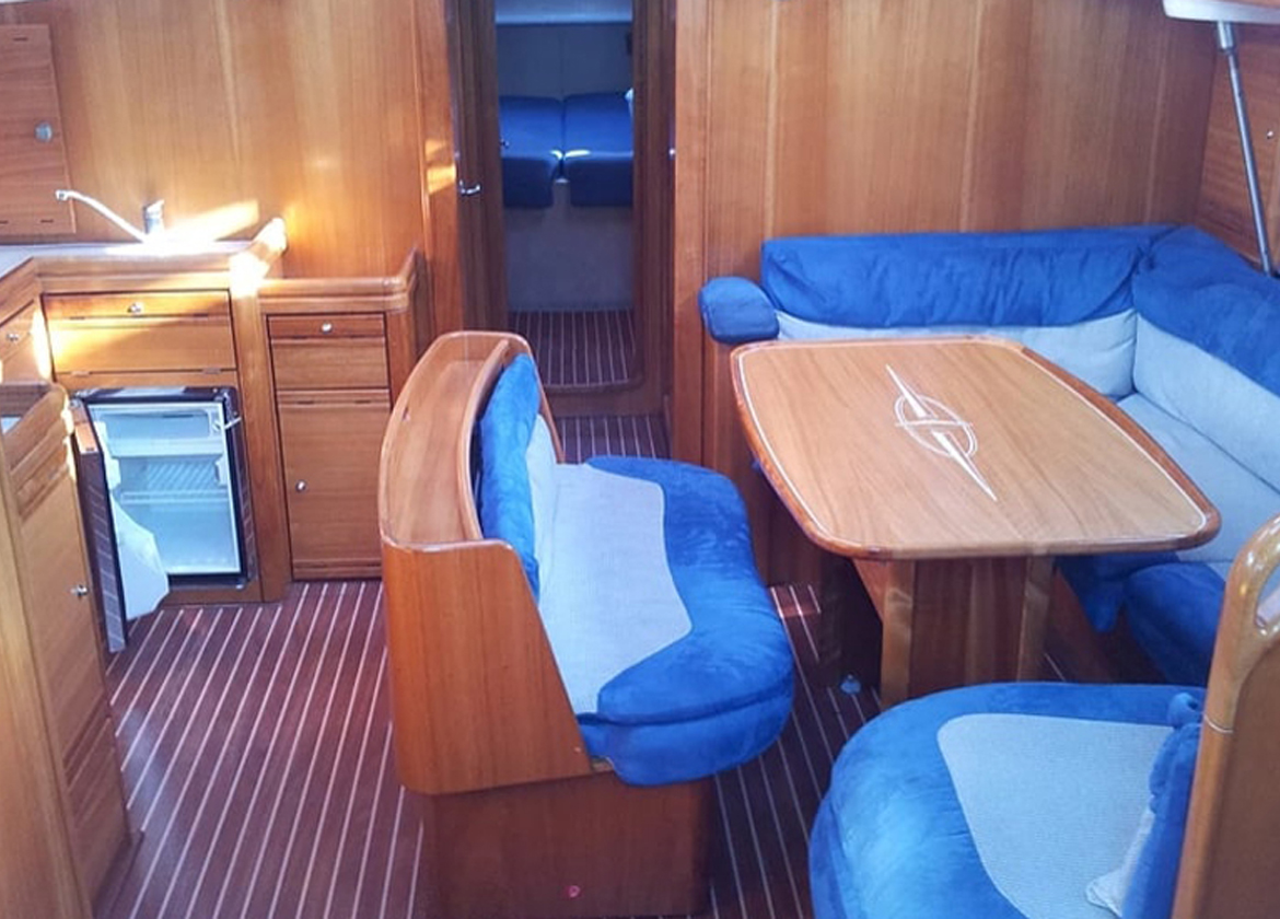 bavaria 46 Segelyacht Salon