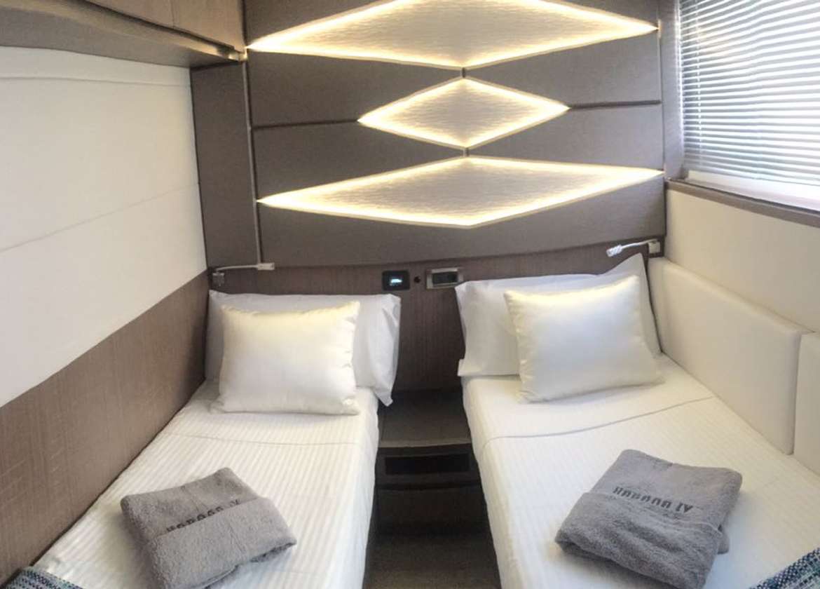 Zweibett Kabine Motoryacht charter galeon 640 fly