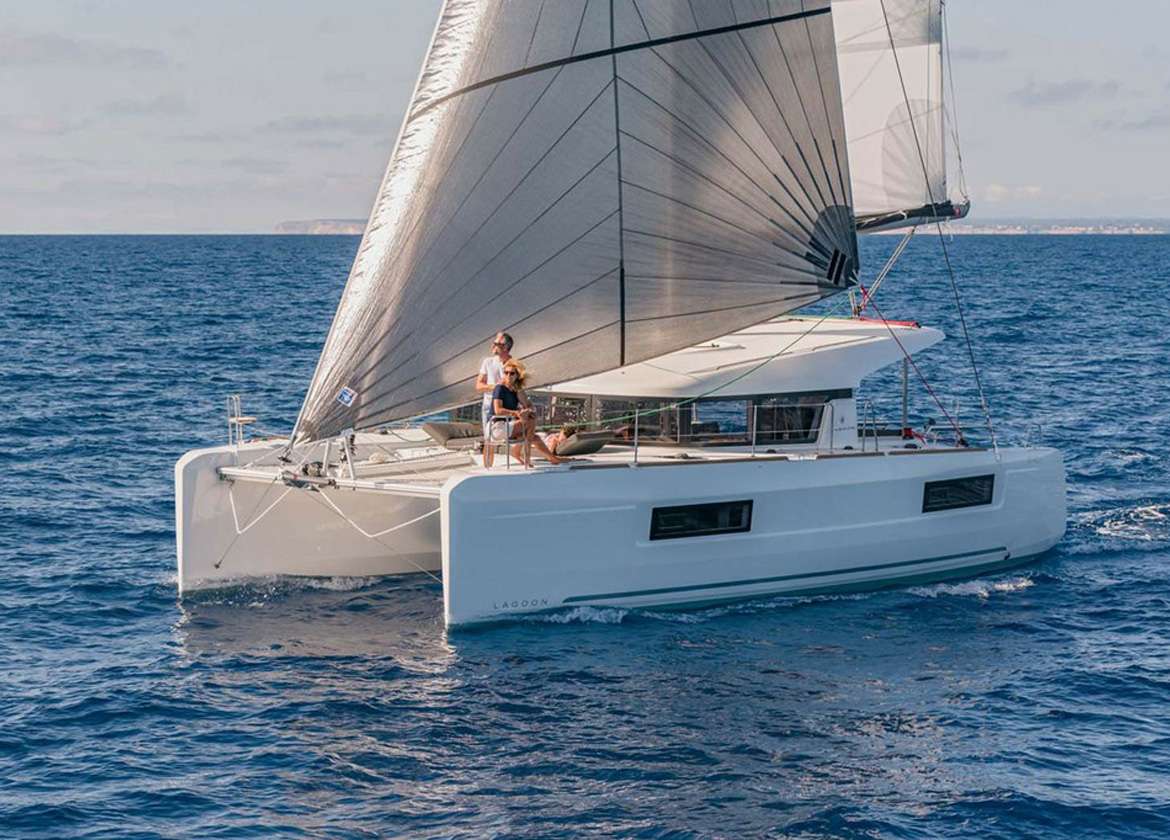 Katamaran lagoon 40 2019 Mallorca charter