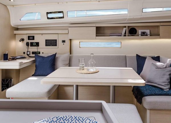 Lounge Segelyacht oceanis 40 1