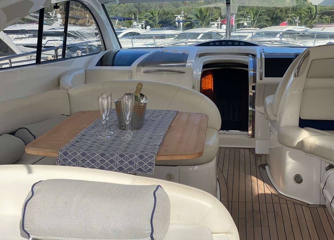 exterior Motoryacht fairline targa 52 lady g