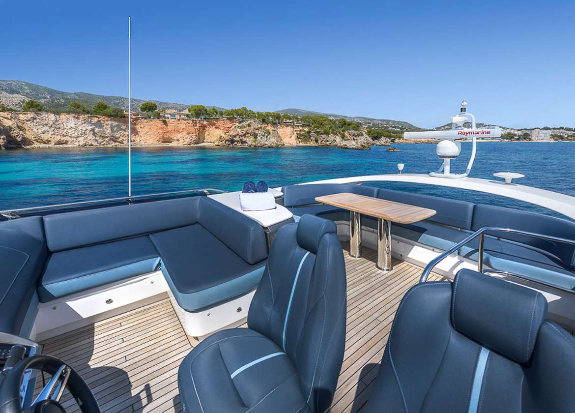 Oberdeck Motoryacht charter princess s60 aquavista