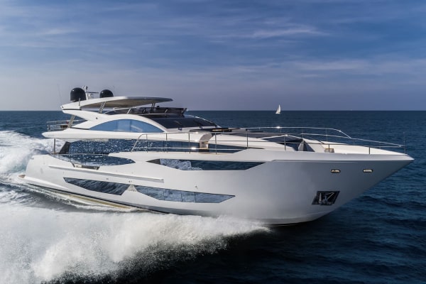 luxusyacht-pure-yachting