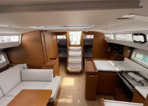 jeanneau sun odyssey 440 Segelyacht interior